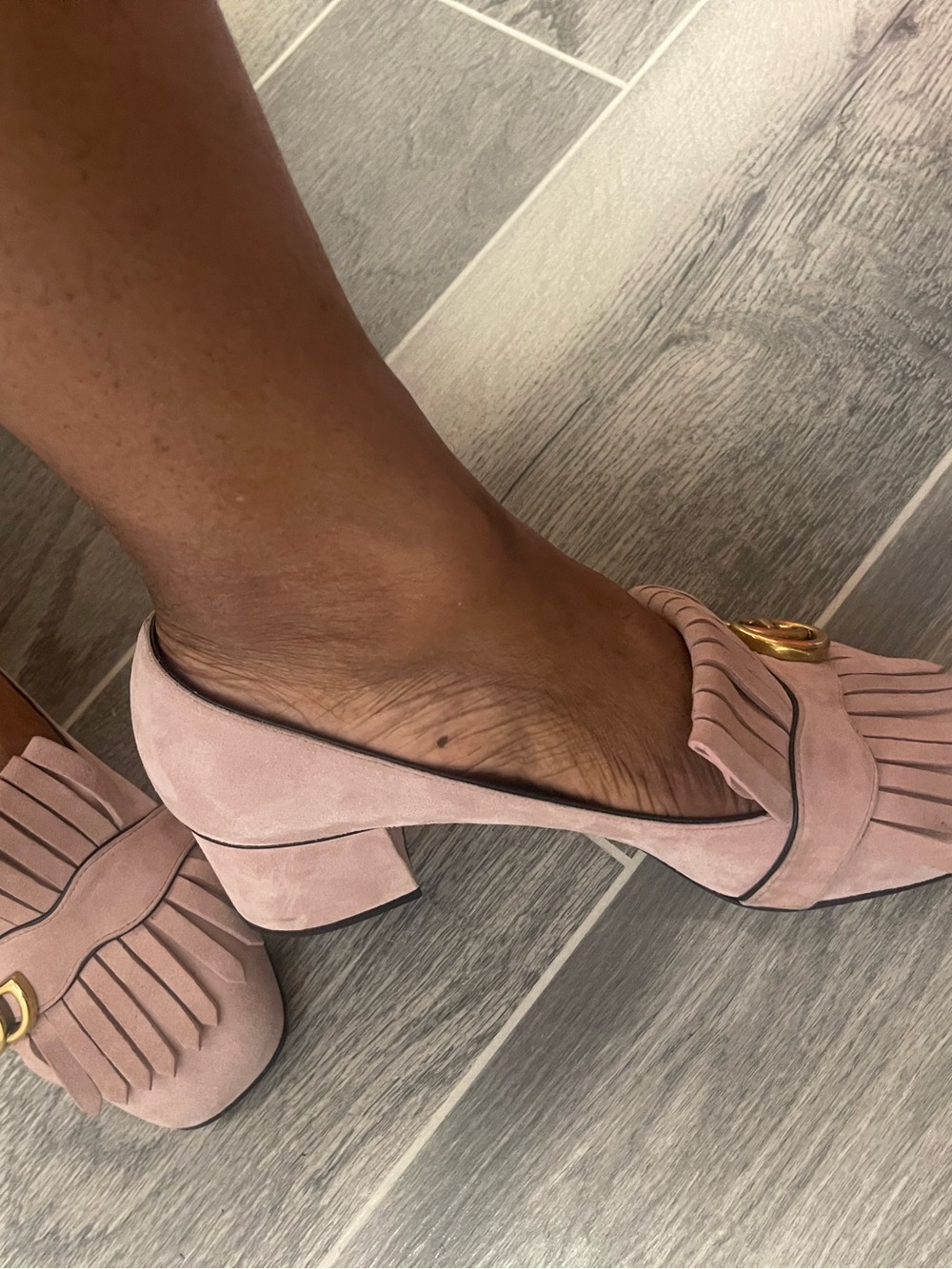Gucci Pink Suede Fringe Loafers with Gold GG - Picture 3 of 16